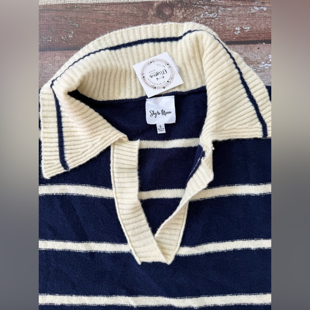 BNWT Navy and Cream Striped Sweater - Picture 5 of 6